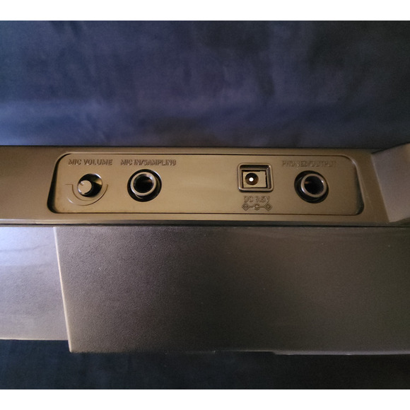 Casio Lk-160 Electric Piano Keyboard 61 key 400 Built-in Tones W/ Power Adapter - Picture 9 of 12